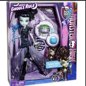 MONSTER HIGH 2012 GHOULS RULE